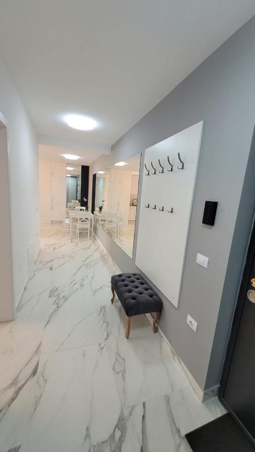 Ferienwohnung Magic Mirror Satu Mare Exterior foto