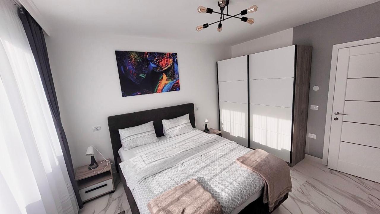 Ferienwohnung Magic Mirror Satu Mare Exterior foto