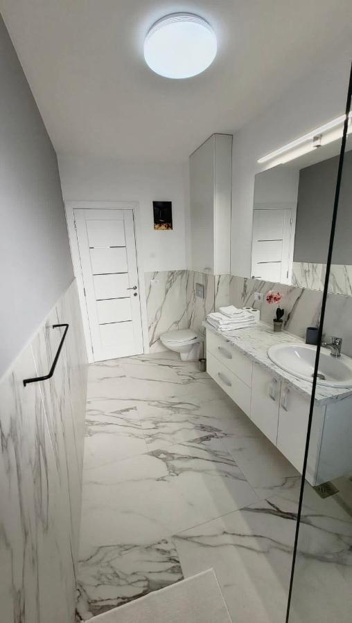 Ferienwohnung Magic Mirror Satu Mare Exterior foto